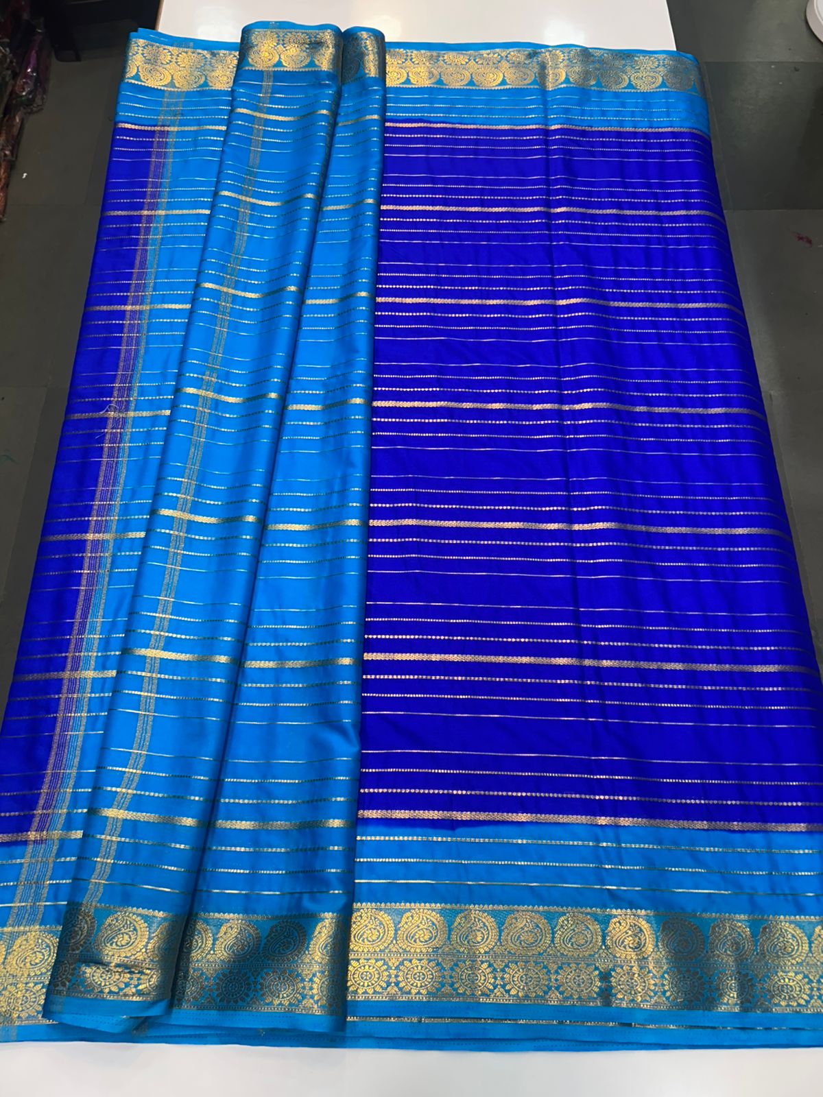 Crepe Lines Saree With Contrast Blouse (2440A)