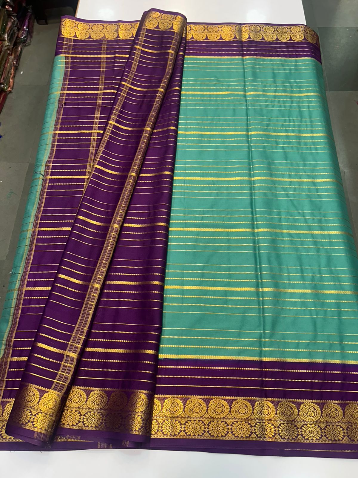 Crepe Lines Saree With Contrast Blouse (2440A)
