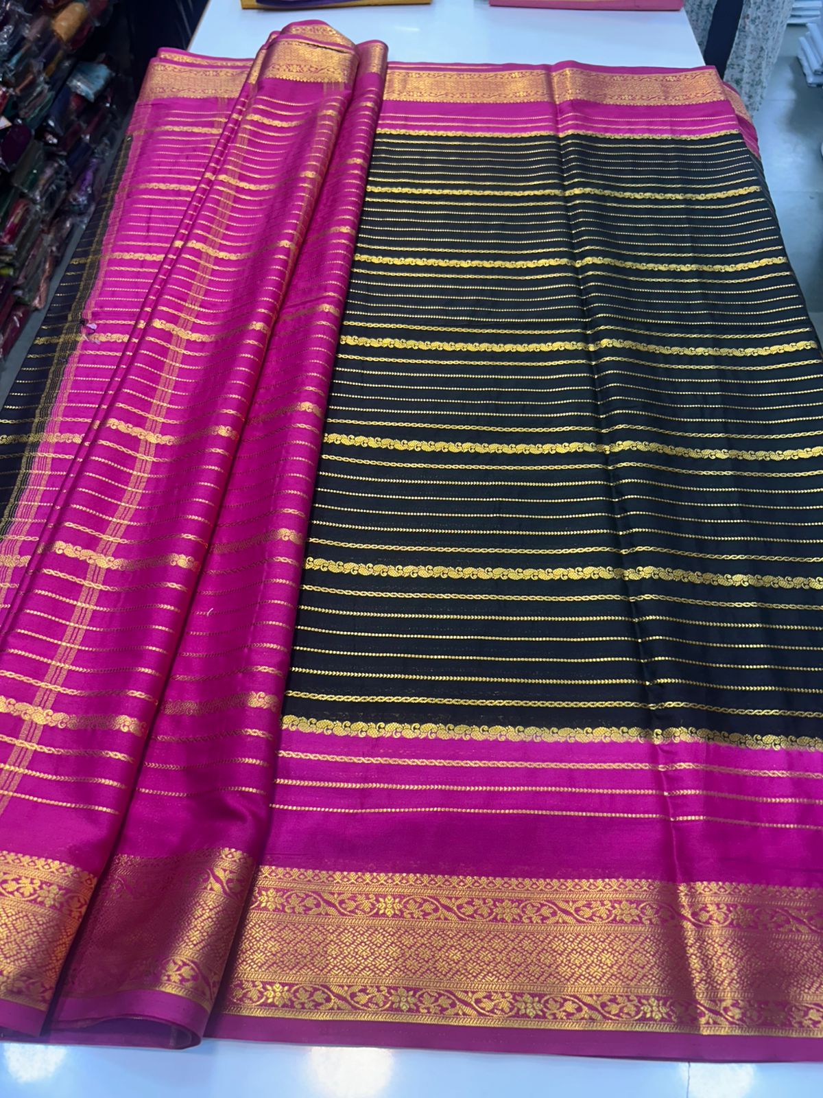 Crepe Lines Saree With Contrast Blouse (2440B)