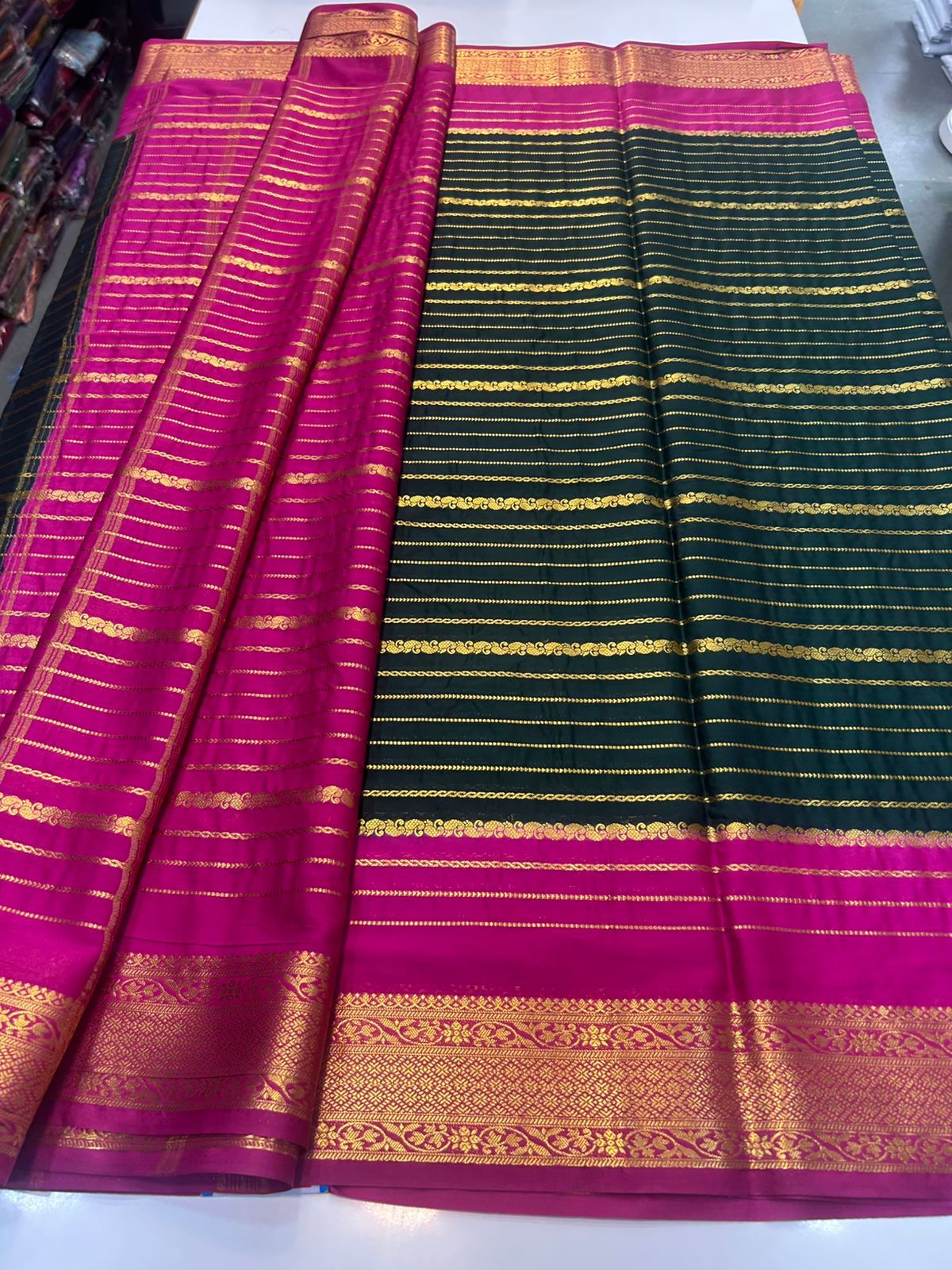 Crepe Lines Saree With Contrast Blouse (2440B)
