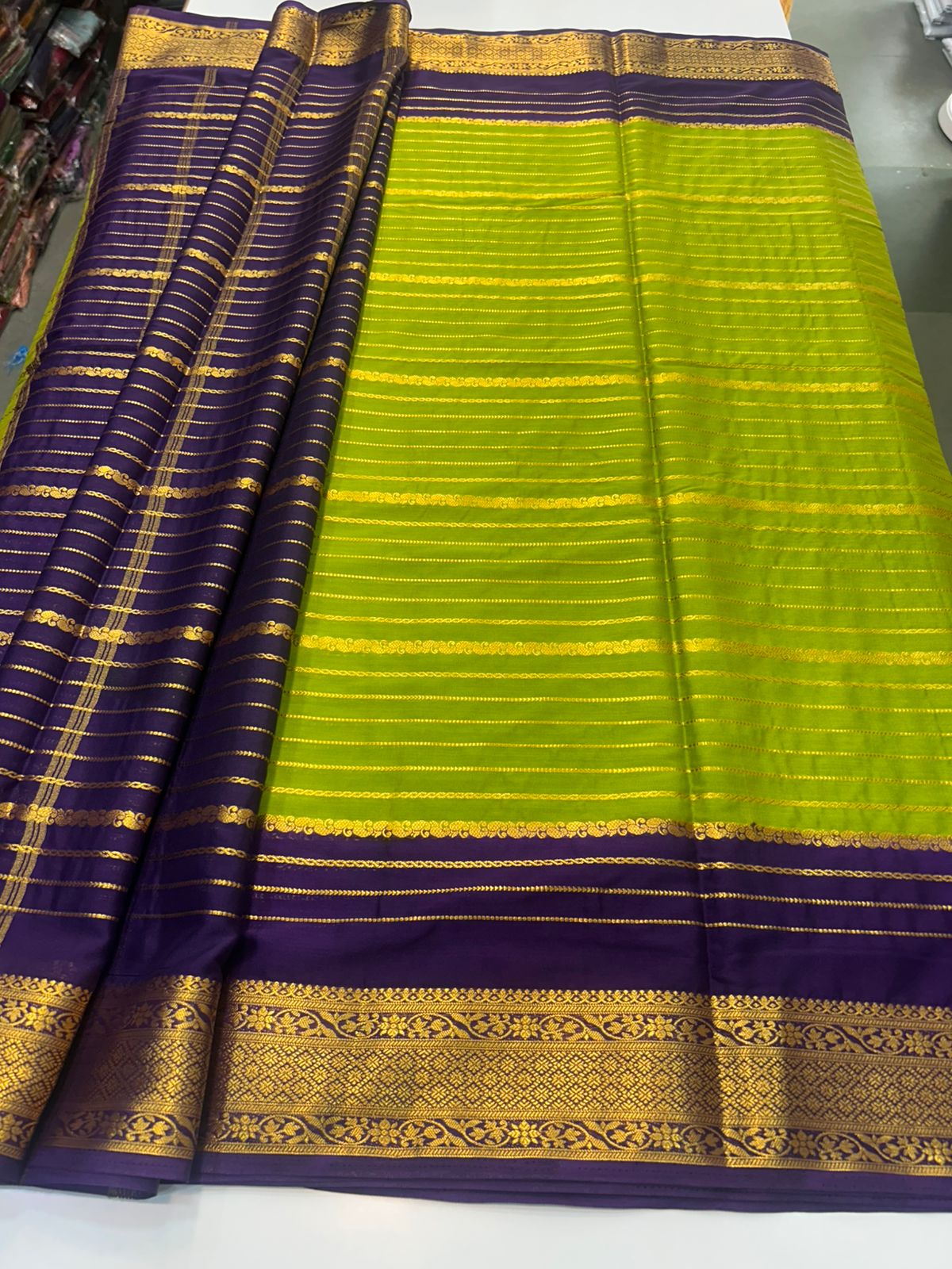 Crepe Lines Saree With Contrast Blouse (2440B)
