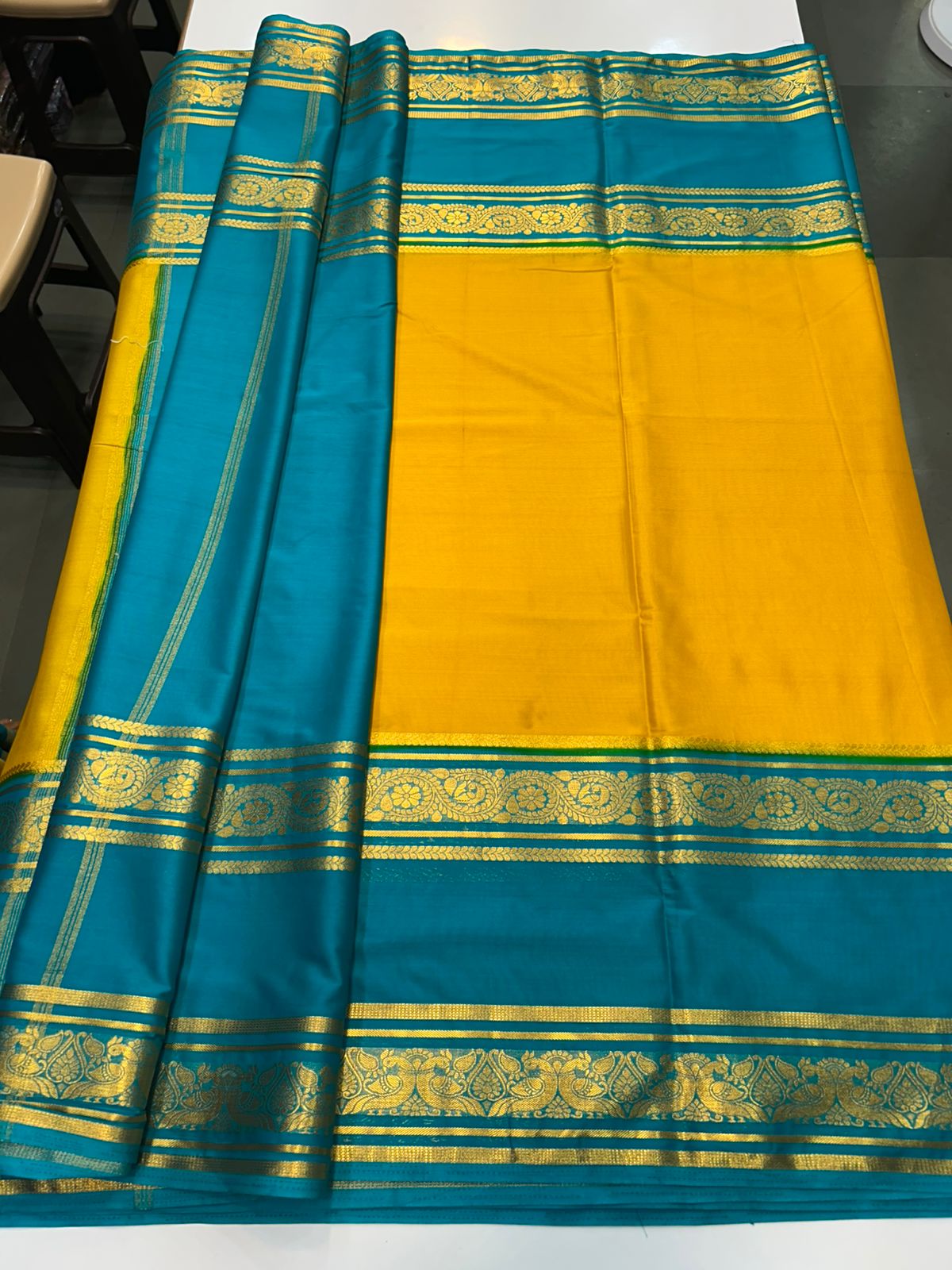 Crepe Big Bentex Border Saree (2439D)