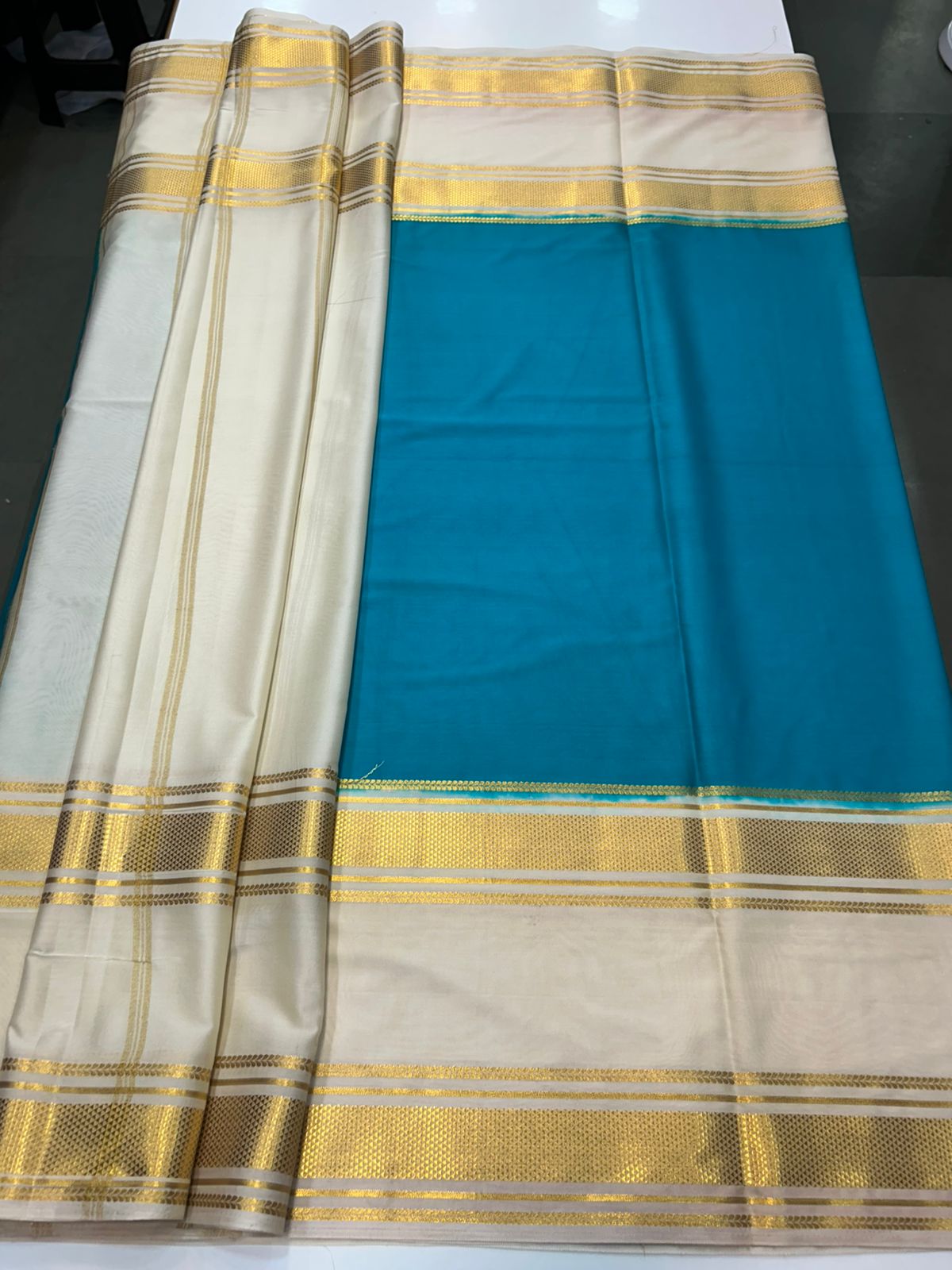 Crepe Bentex Border Saree (2439J)