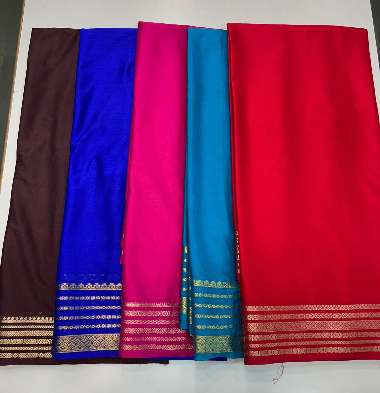Crepe Self Saree (2424H)