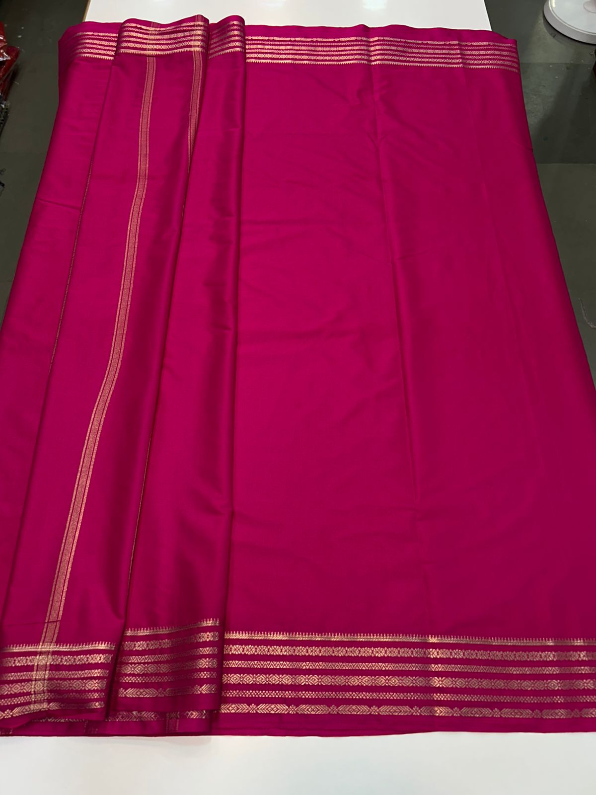 Crepe Self Saree (2424H)