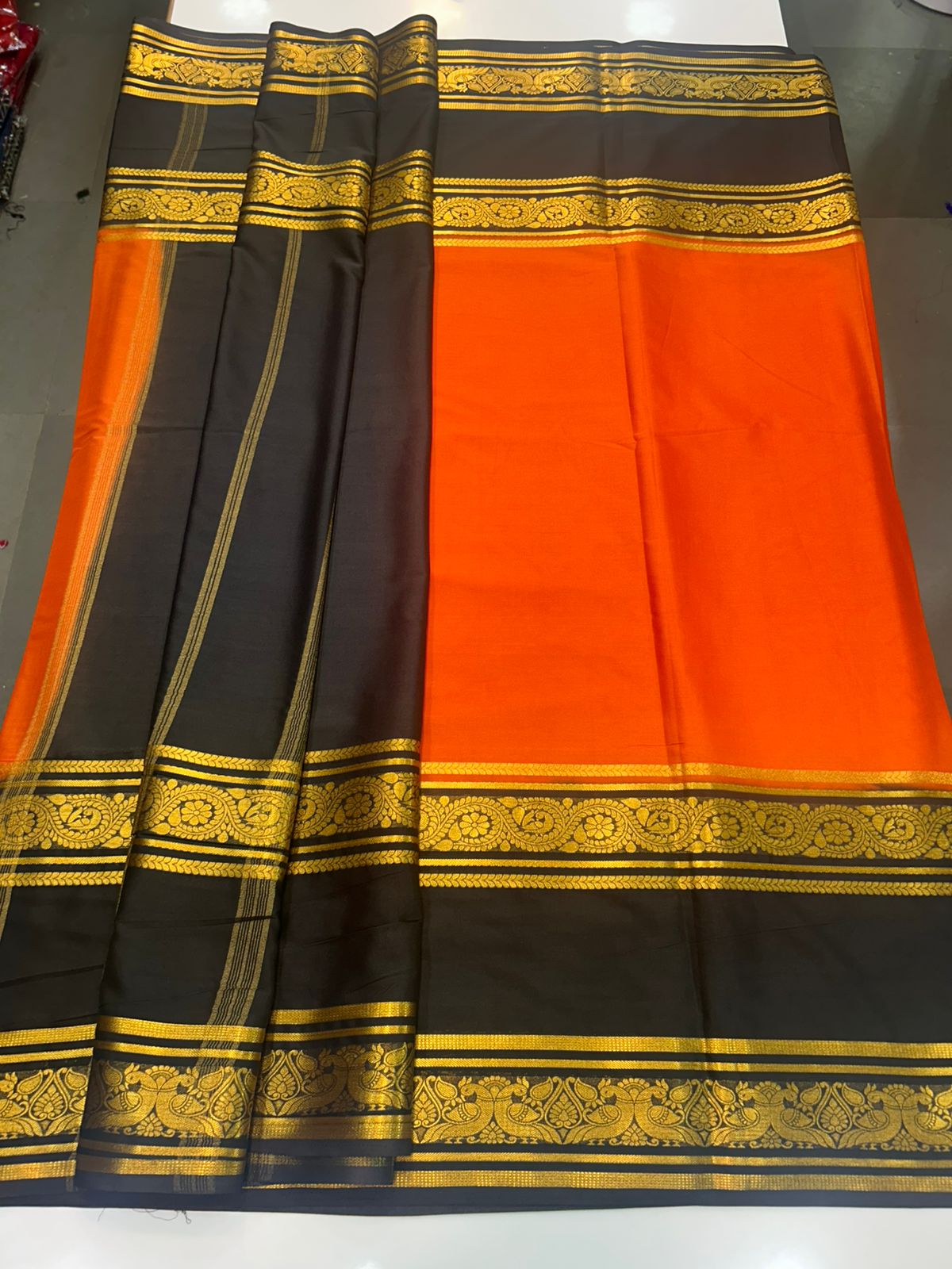Crepe Big Bentex Saree (2439L)