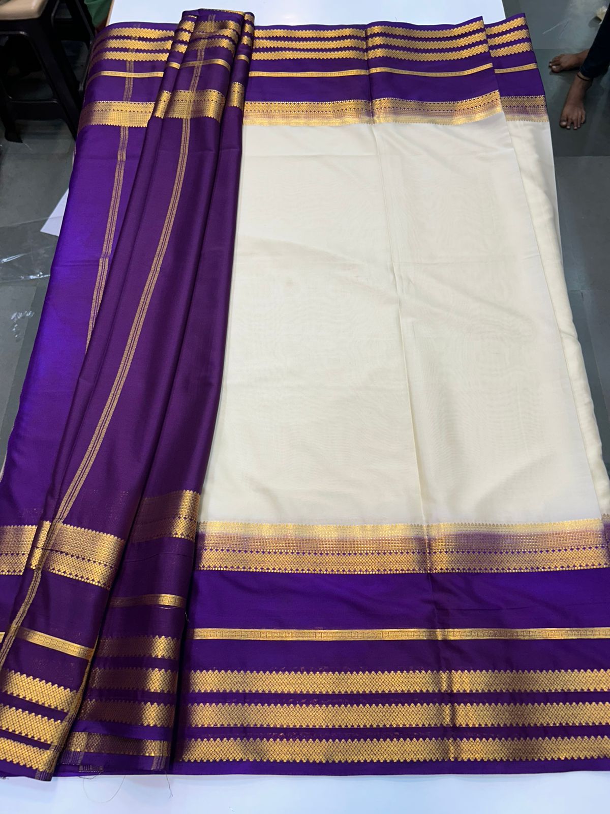 Crepe Premium Saree  Contrast Blouse (2510A)