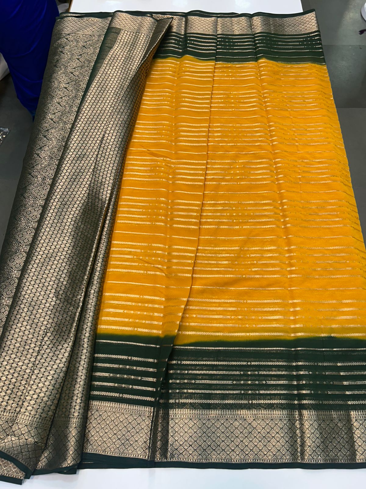 Chinnon Body Lines Saree (2535)