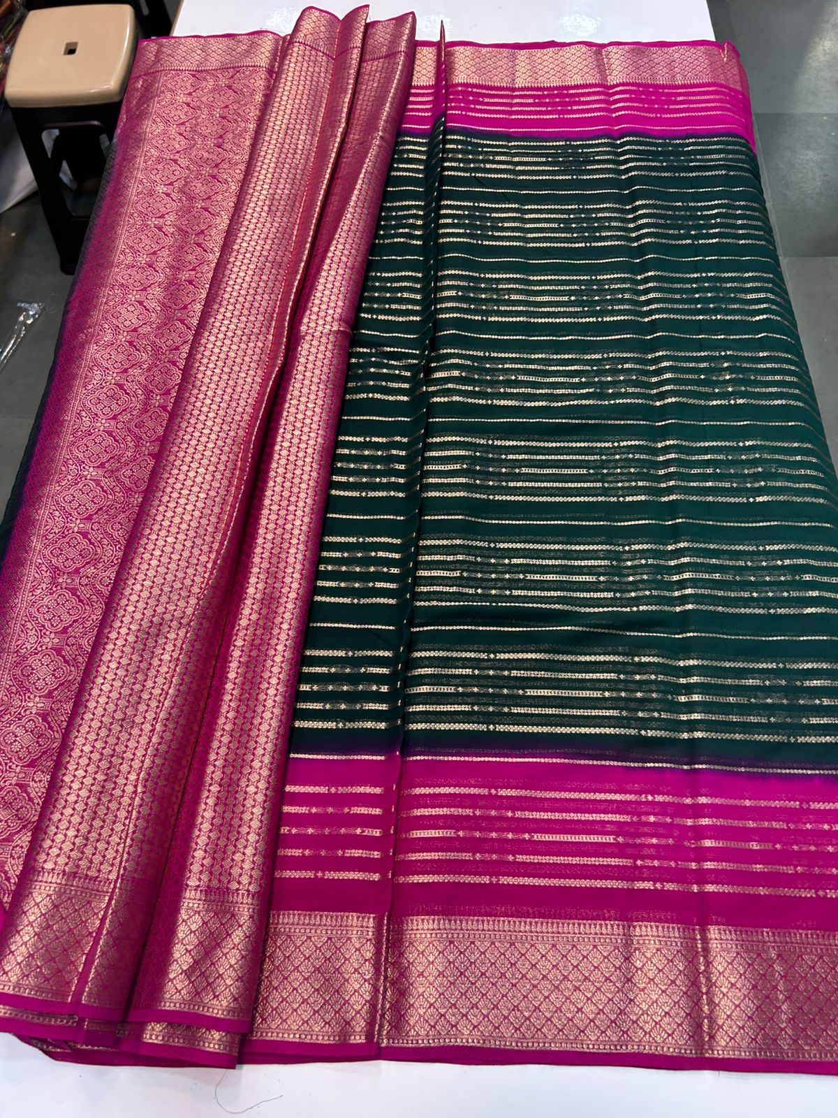 Chinnon Body Lines Saree (2535)