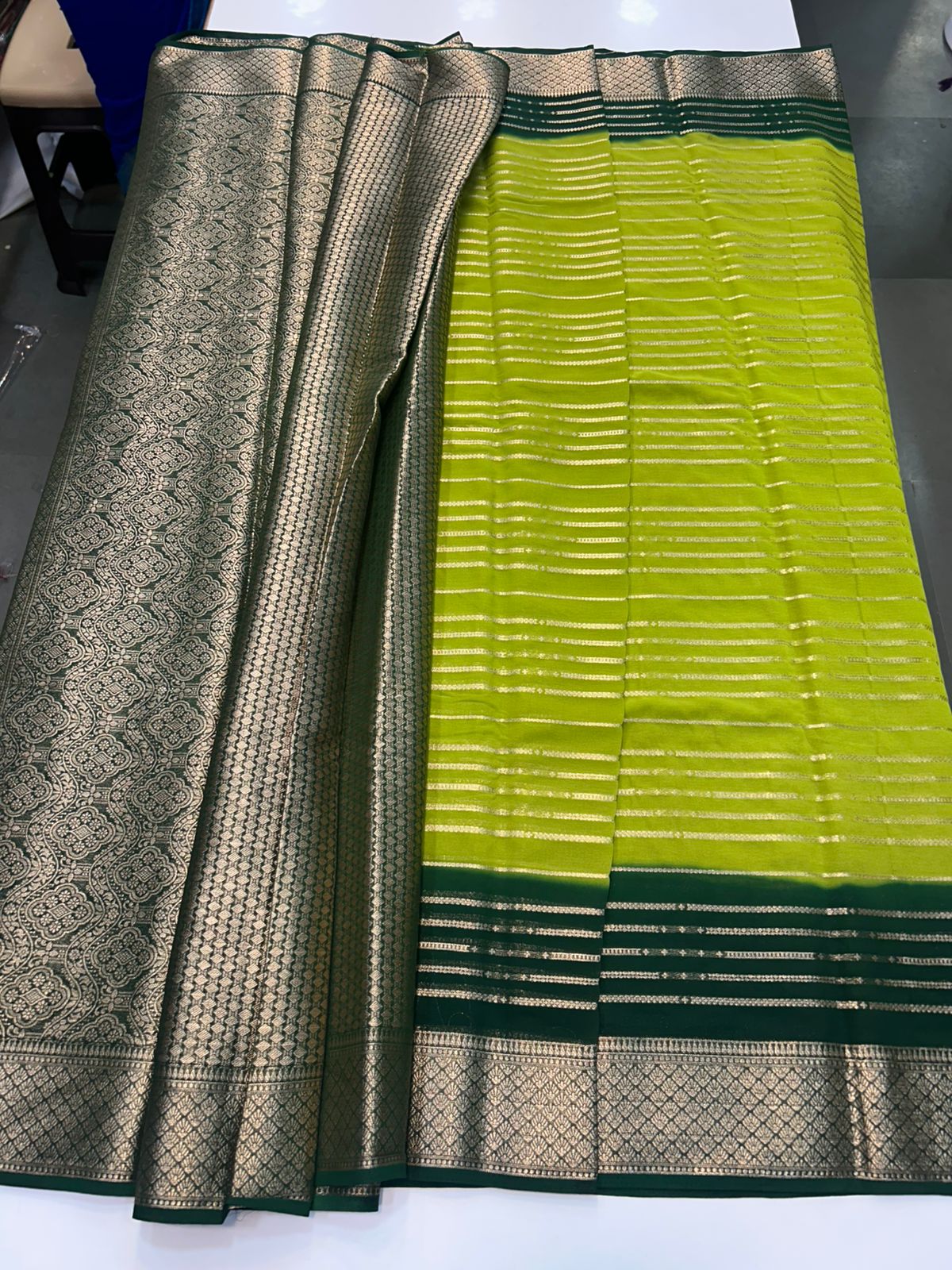 Chinnon Body Lines Saree (2535)