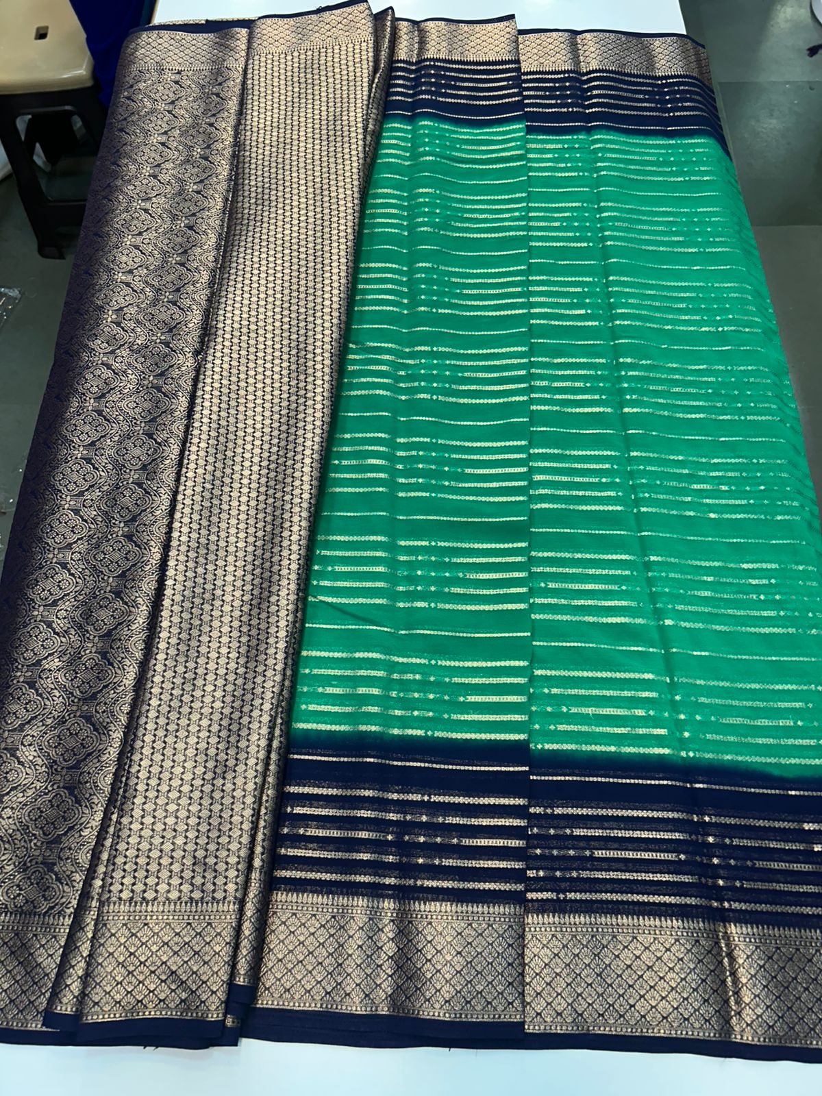 Chinnon Body Lines Saree (2535)