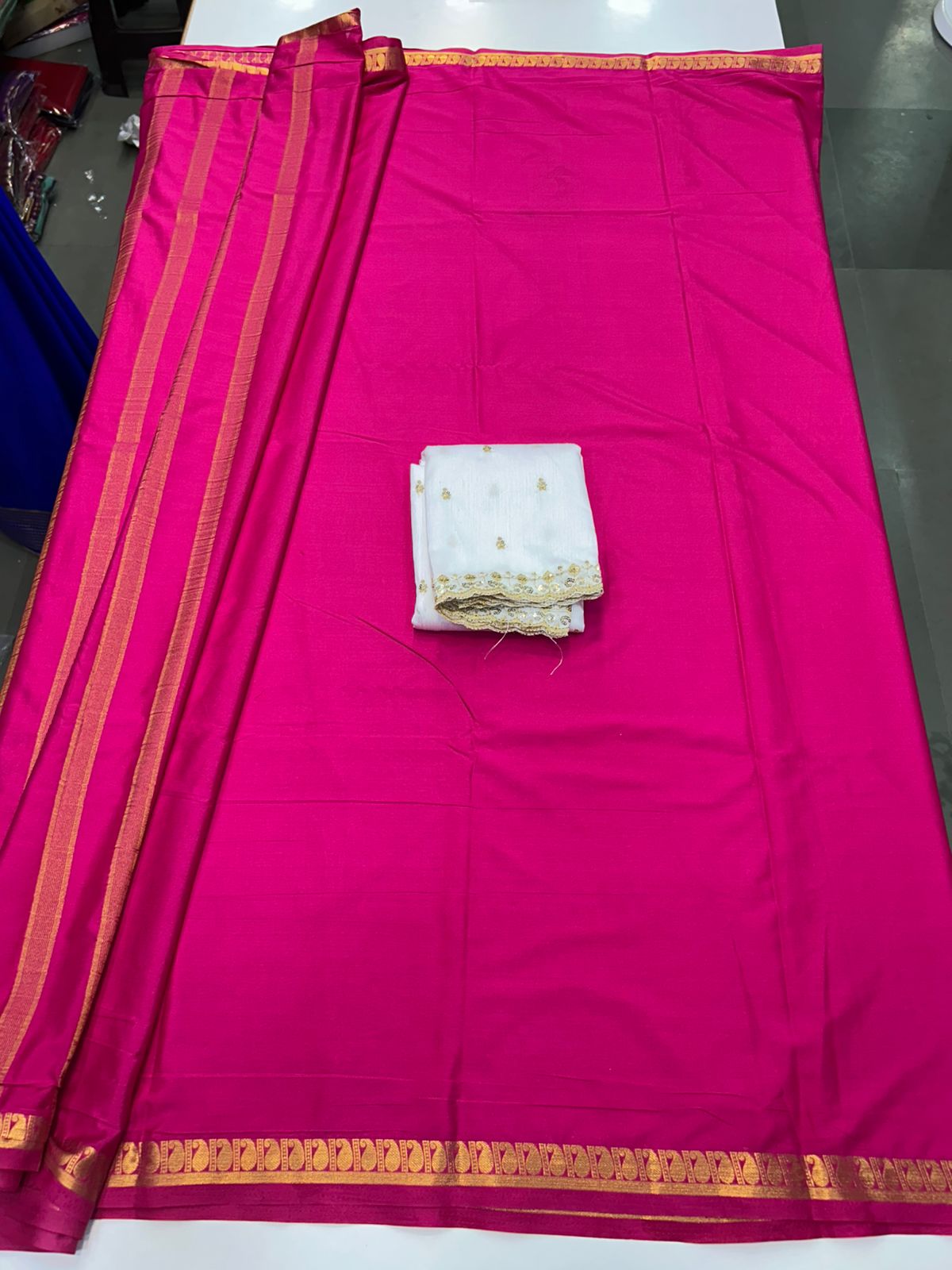 Mysore Crepe Small Border (2539)