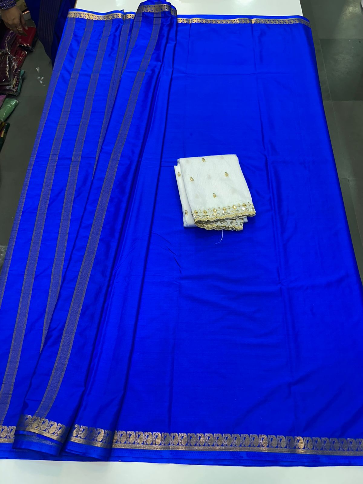 Mysore Crepe Small Border (2539)