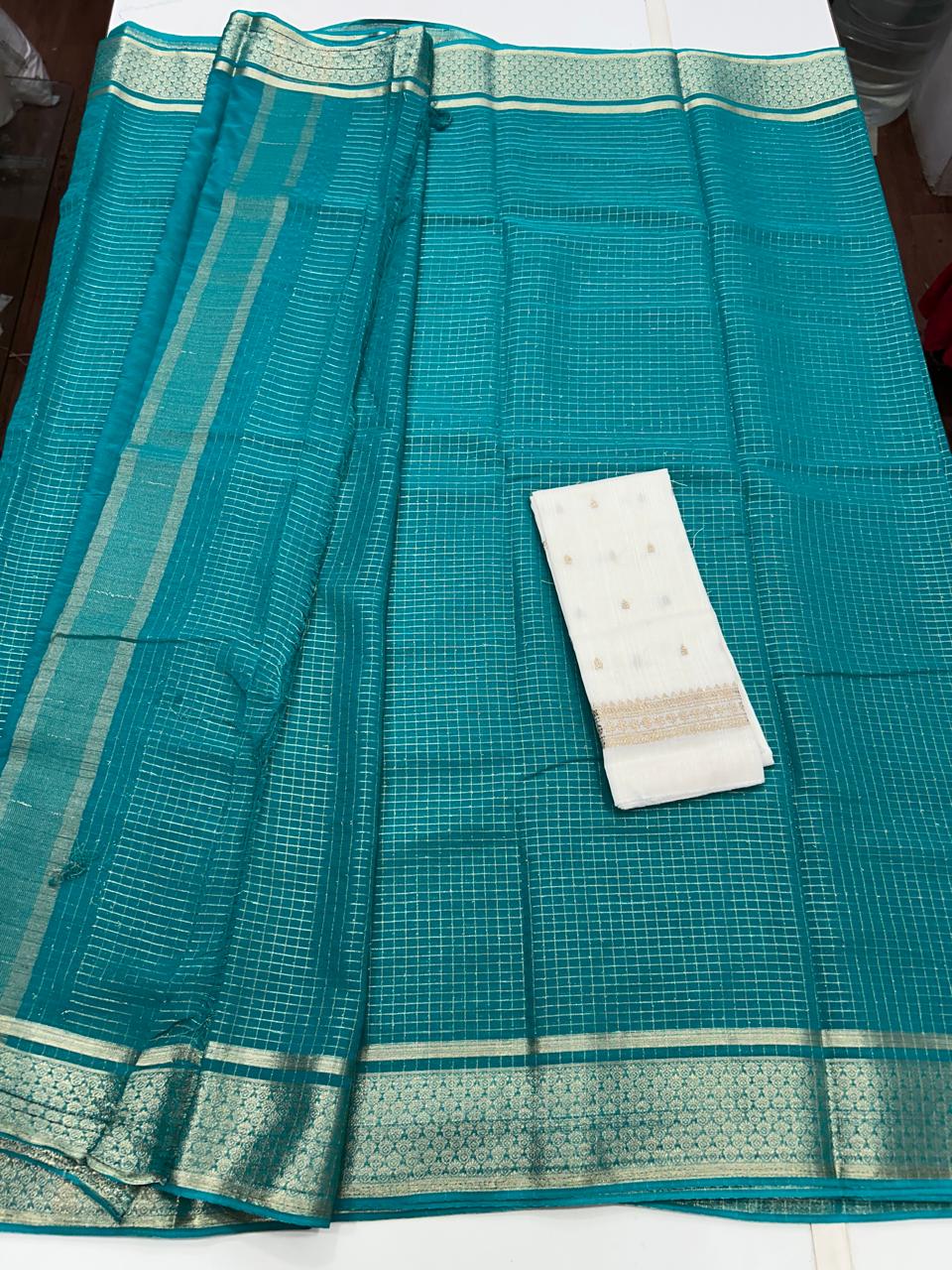Chinnon Self Chex Saree (2674)