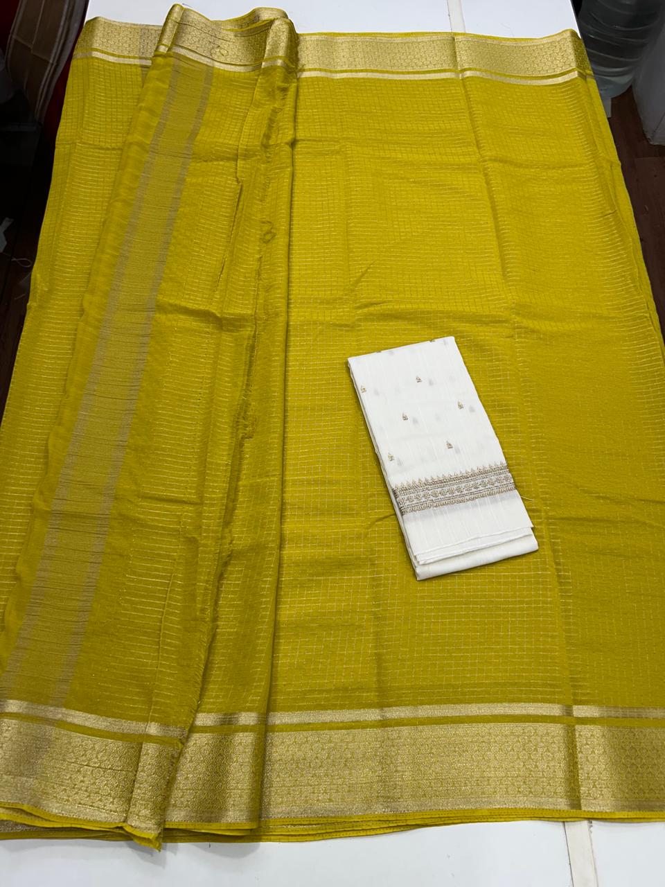 Chinnon Self Chex Saree (2674)