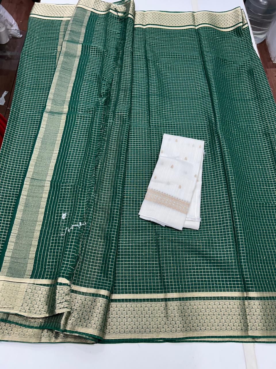 Chinnon Self Chex Saree (2674)