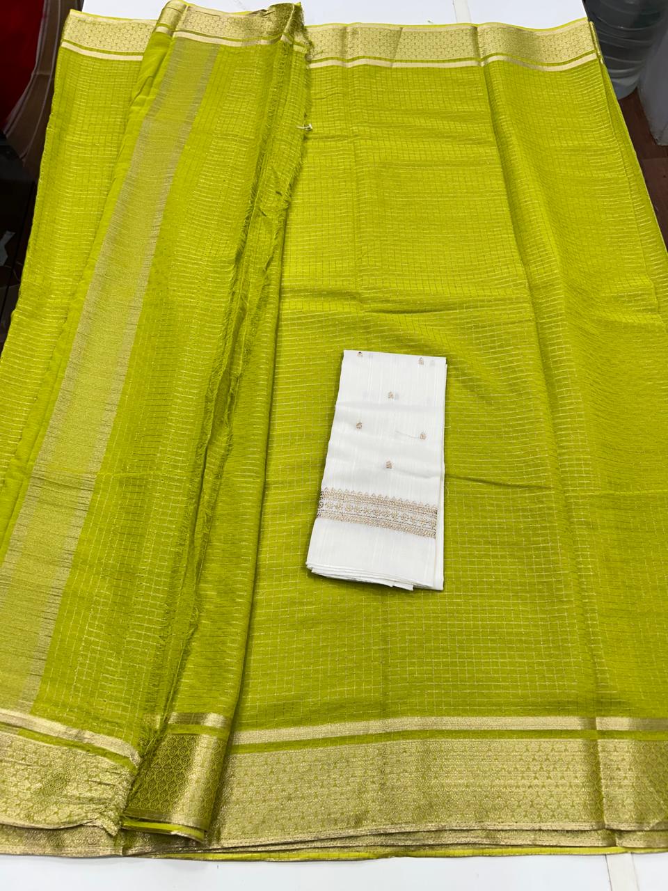 Chinnon Self Chex Saree (2674)