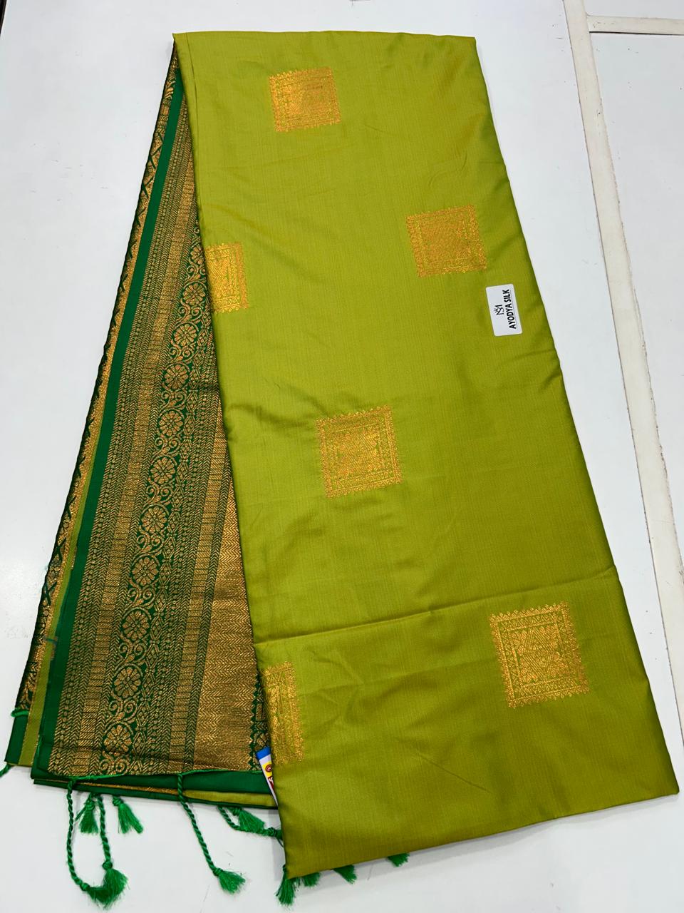 Soft Silk Butta Saree (2370)