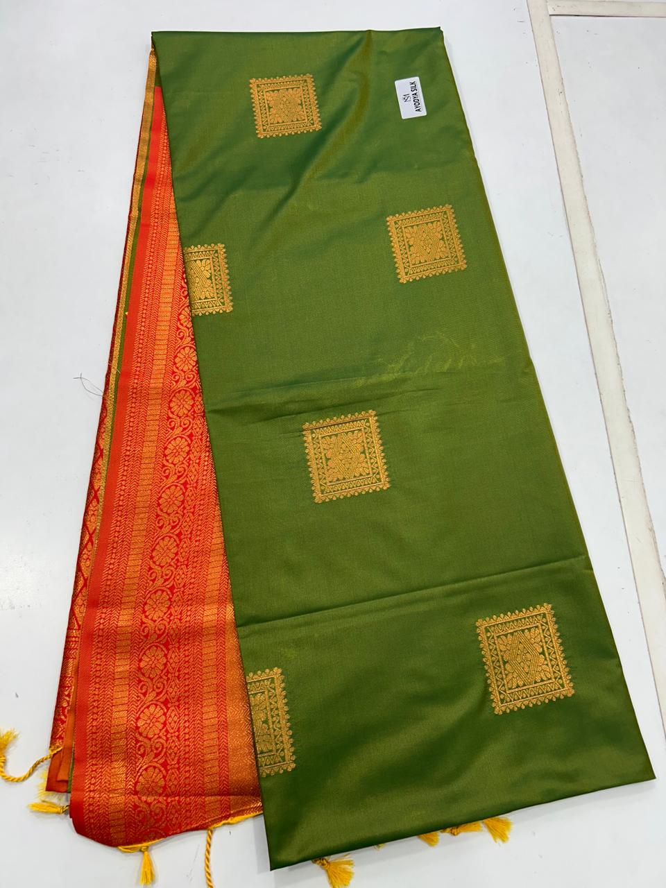 Soft Silk Butta Saree (2370)