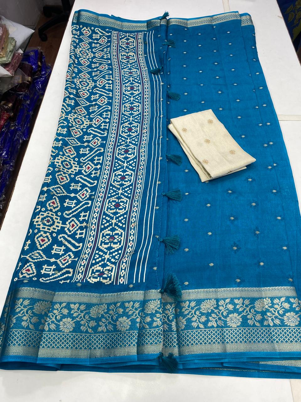 Crepe Georgette Butta Saree (2727)
