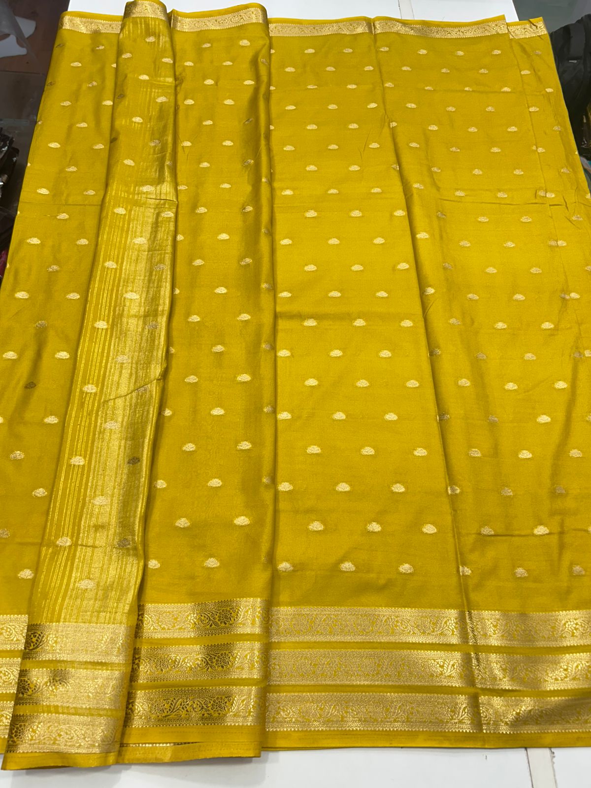 Crepe Georgette Self Saree (2778)