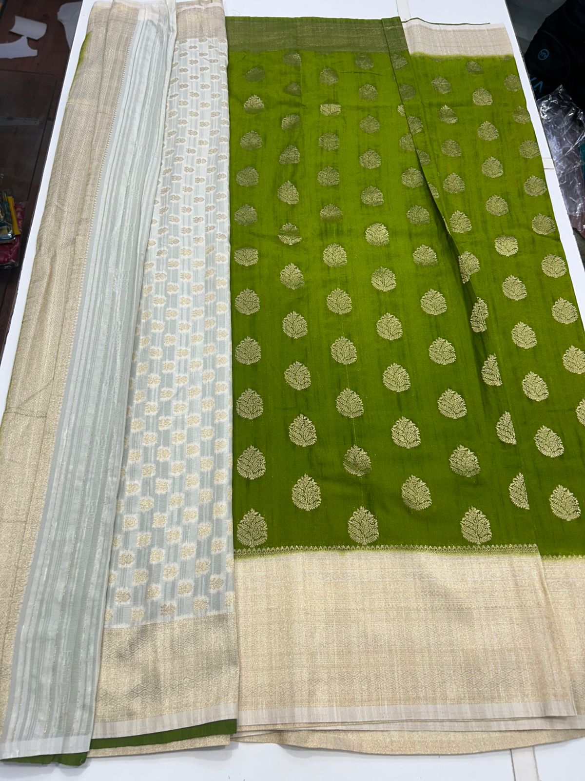 Khaddi Georgette Butta Saree (2784)