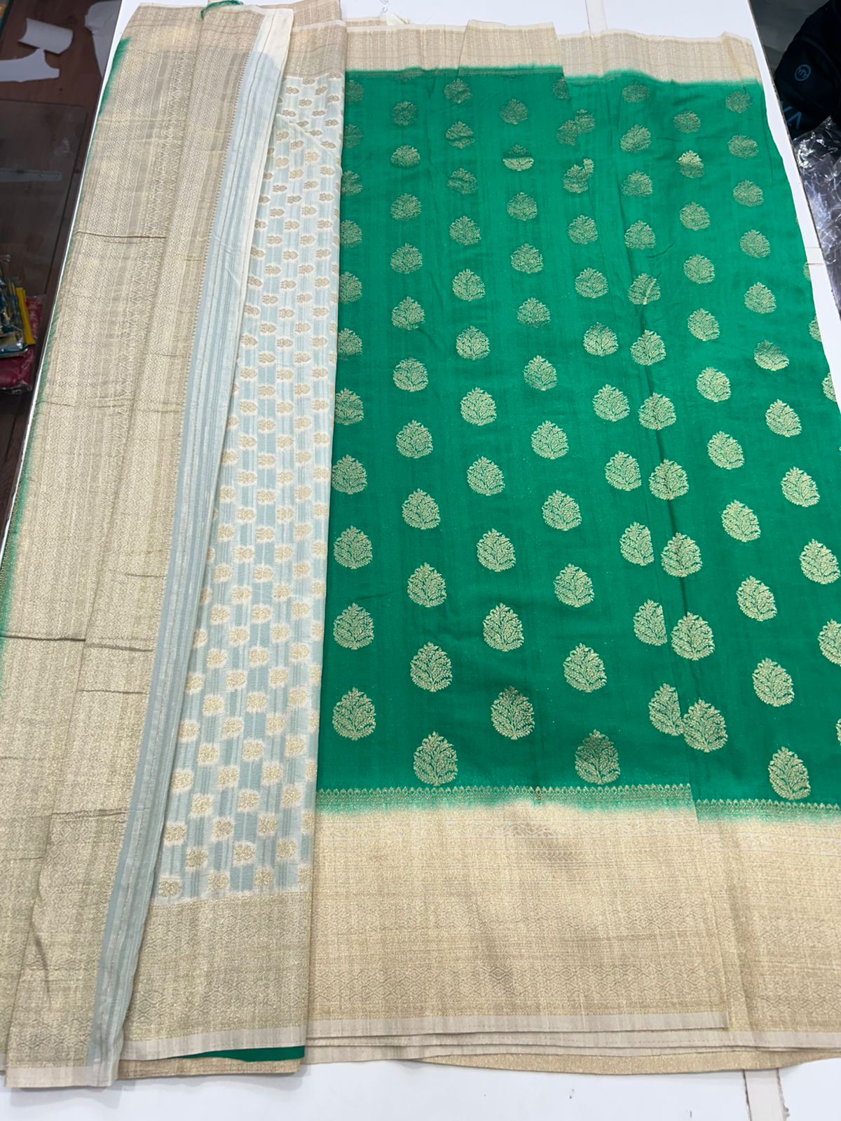 Khaddi Georgette Butta Saree (2784)