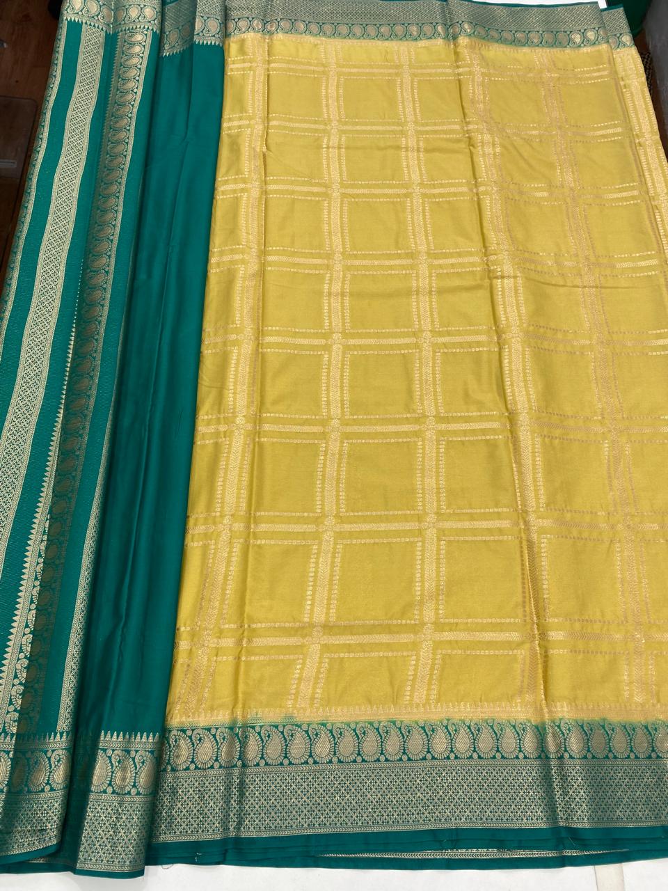 Mysore Crepe Checks Saree (2855B)