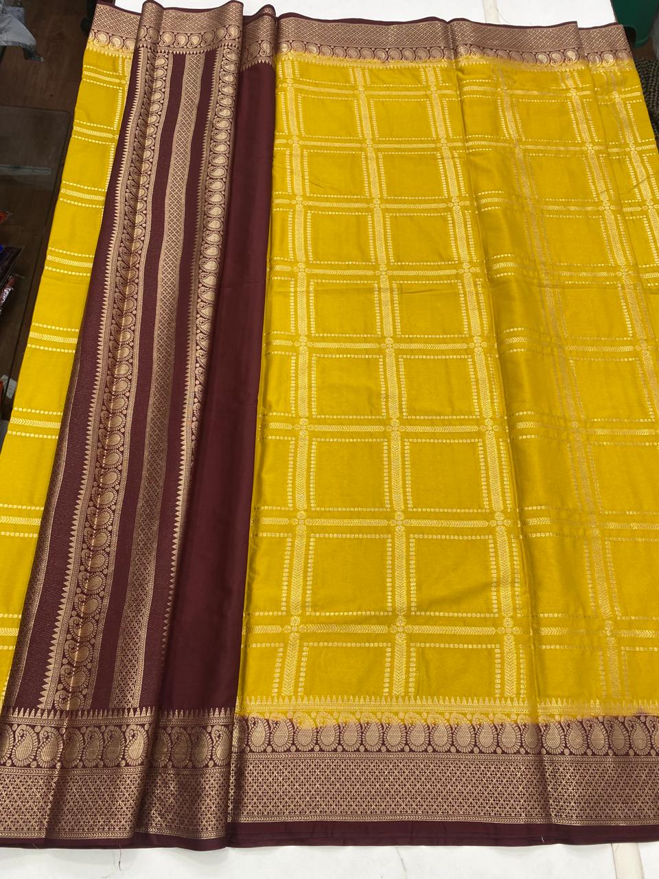 Mysore Crepe Checks Saree (2855B)