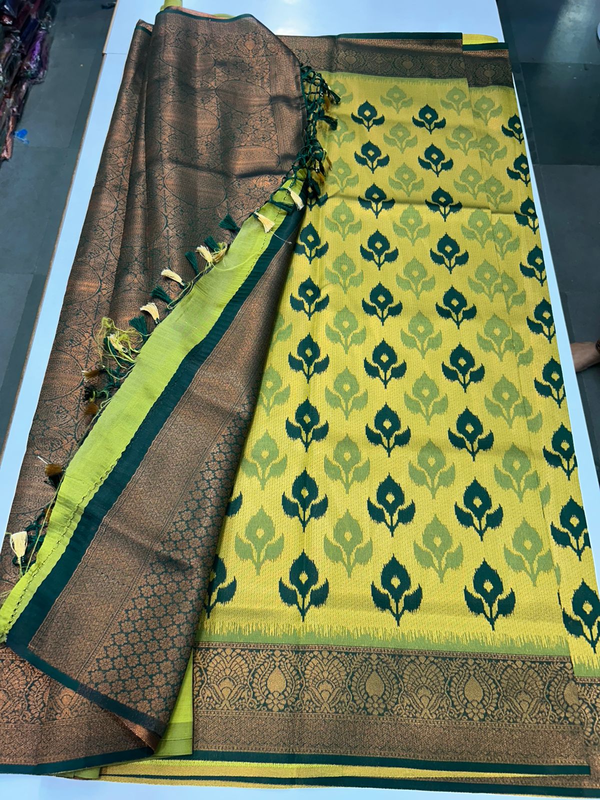 Meena Flower Butta Shimmer Saree (2442A)