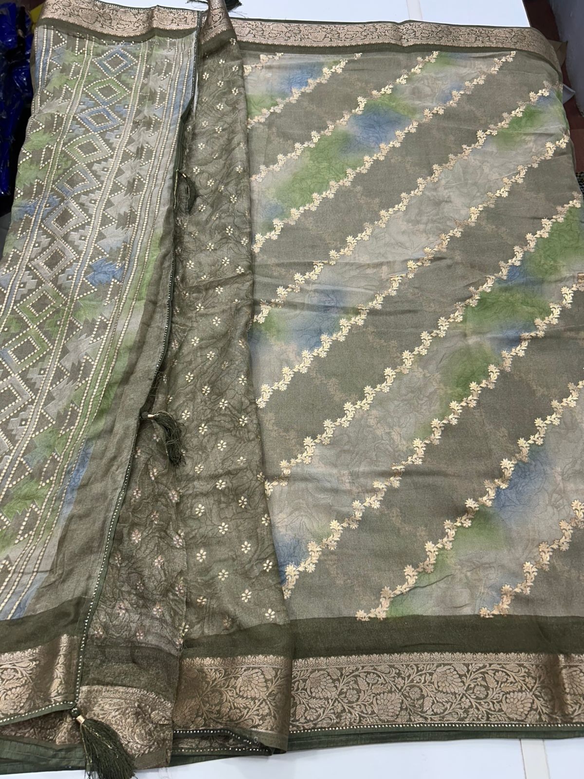 Fancy Georgette Spray Digital Saree (2741)