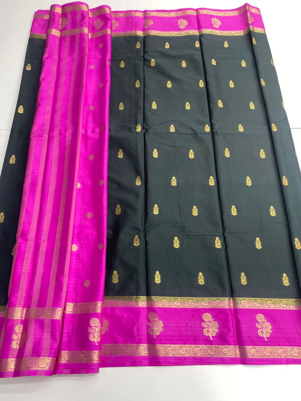 Mysore Crepe Butta Saree (2995A)