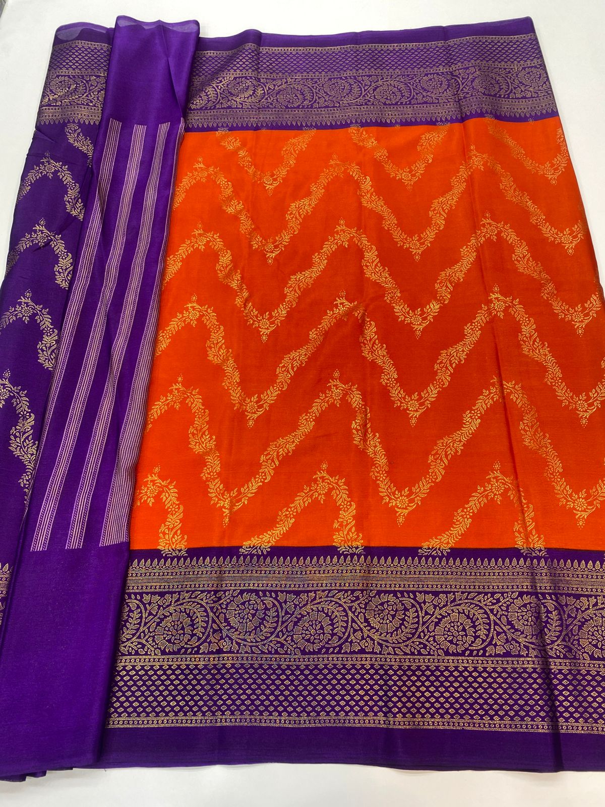 Fancy Foil Waves Print Saree(3199A)