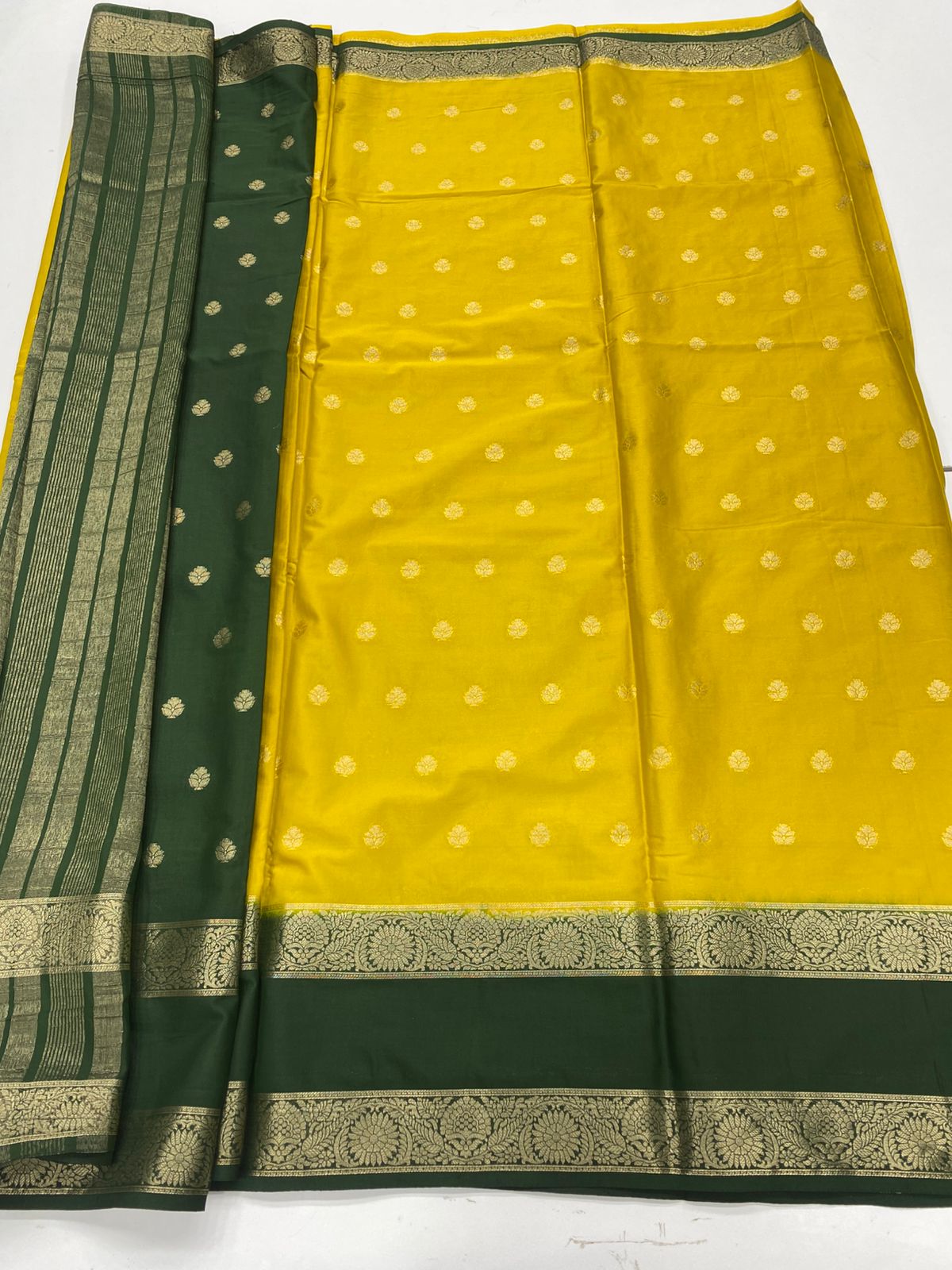 Mysore Crepe Butta Saree(3230B)