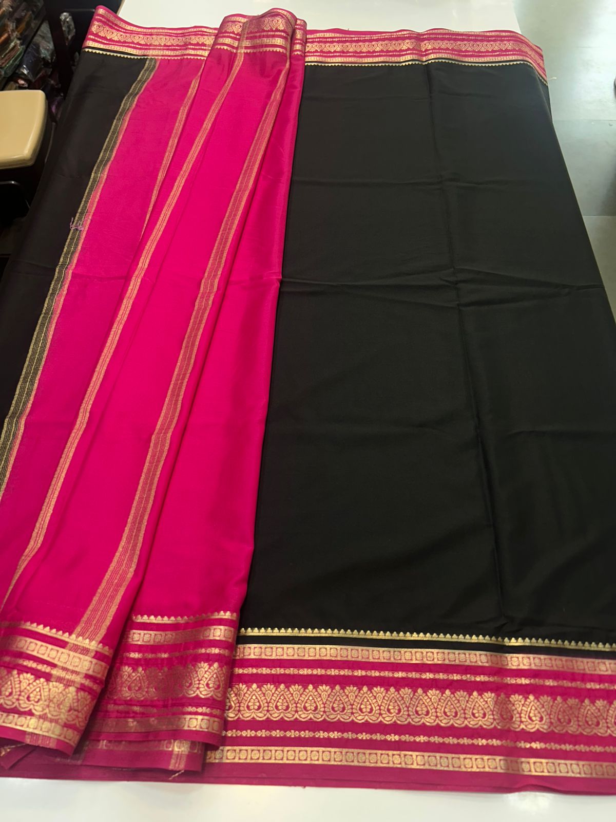 Crepe Plain Saree With Contrast Blouse (2426A)
