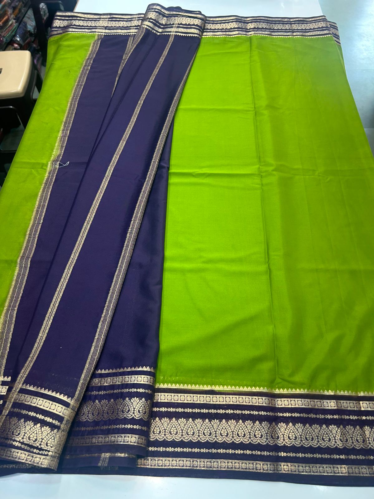 Crepe Plain Saree With Contrast Blouse (2426A)