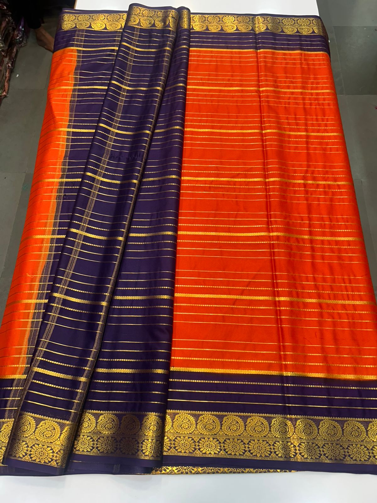 Crepe Lines Saree With Contrast Blouse (2440A)