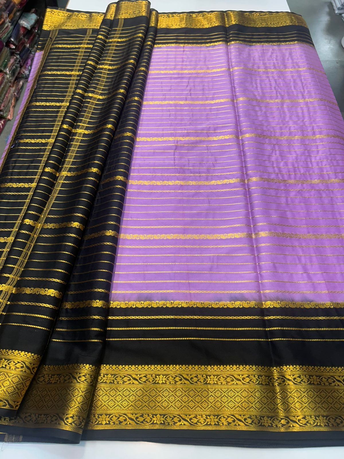 Crepe Lines Saree With Contrast Blouse (2440B)
