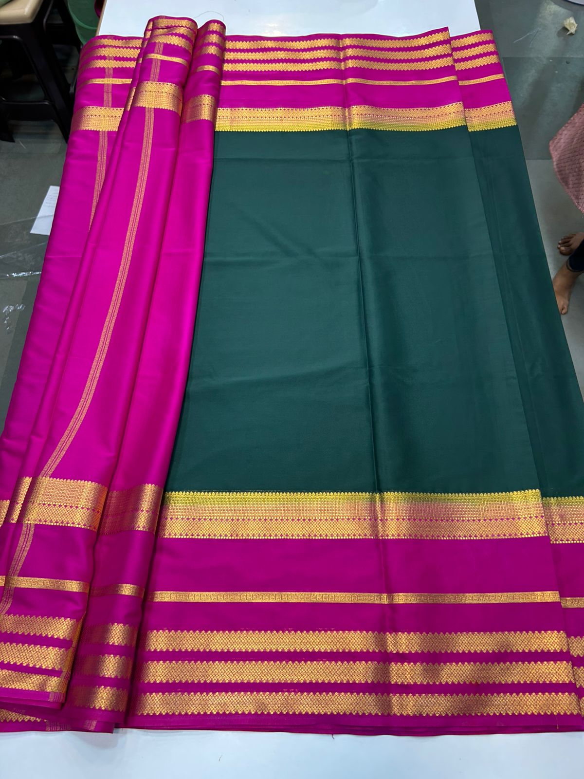Crepe Premium Saree  Contrast Blouse (2510A)