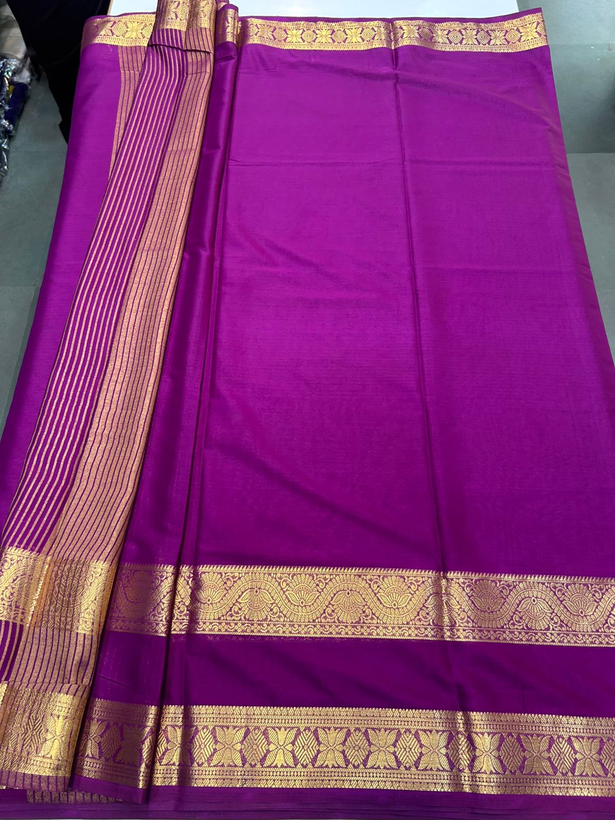 Crepe Self Saree (2507)
