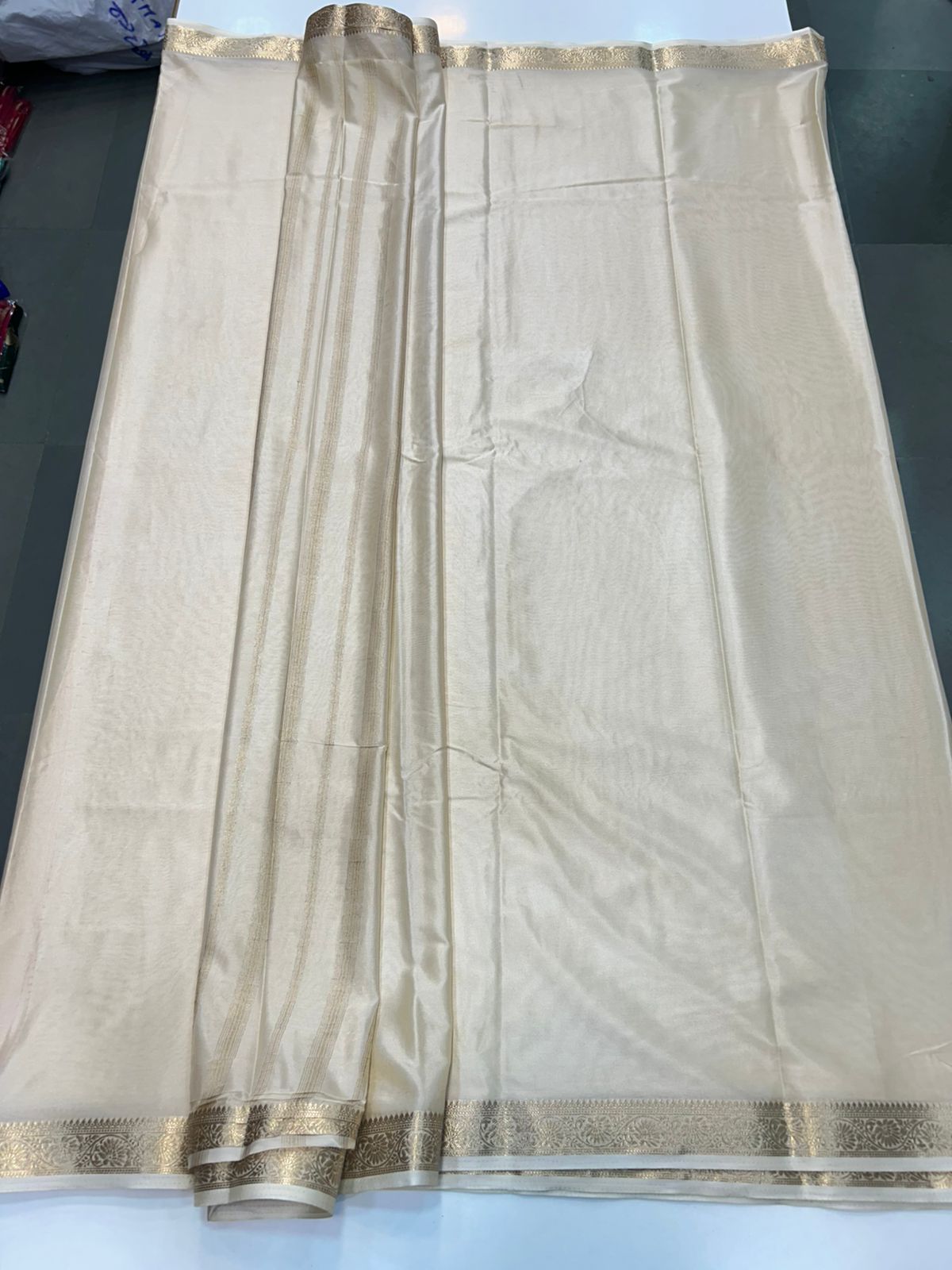 Mysore Crepe Self Ivory Jari (2543)