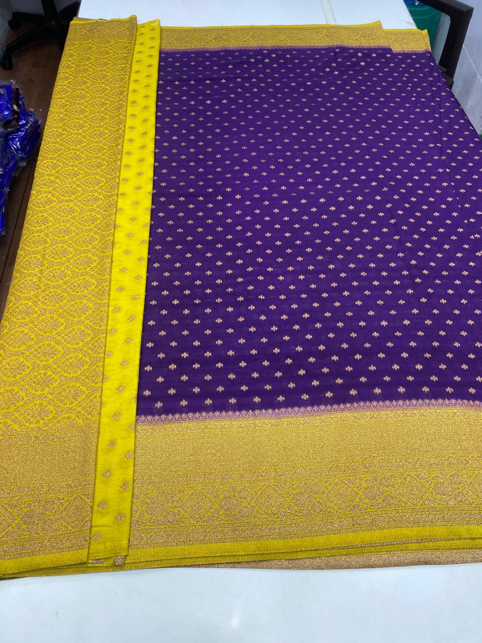 Khaddi Georgette 1000 Butta Saree (2723)