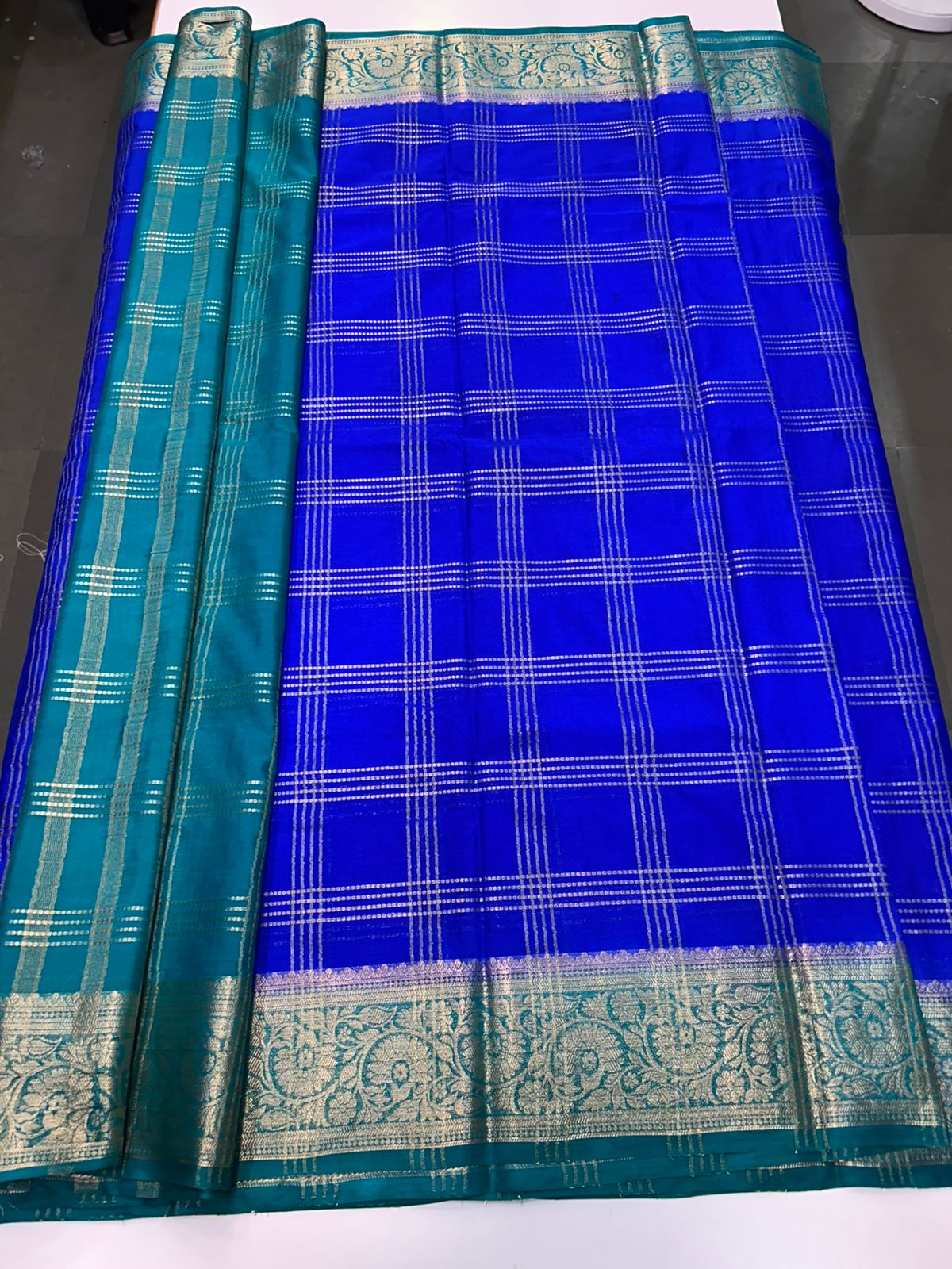 Chinnon Checks Saree (2867)