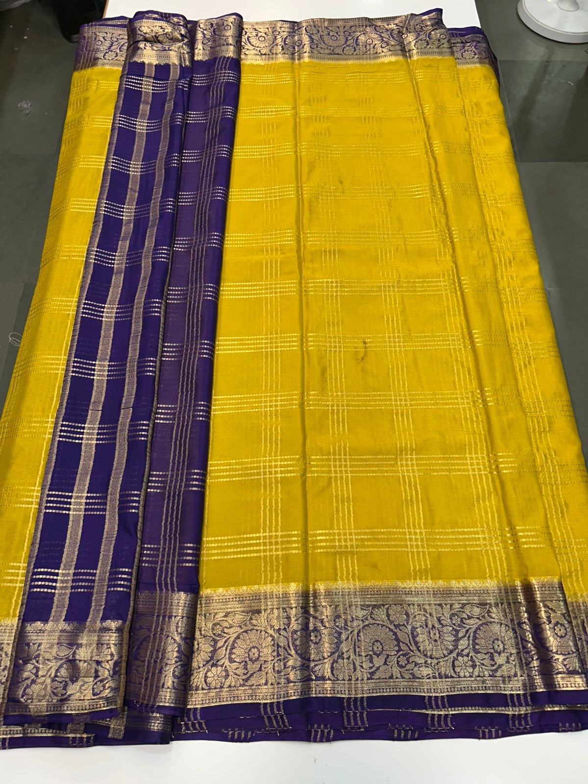 Chinnon Checks Saree (2867)