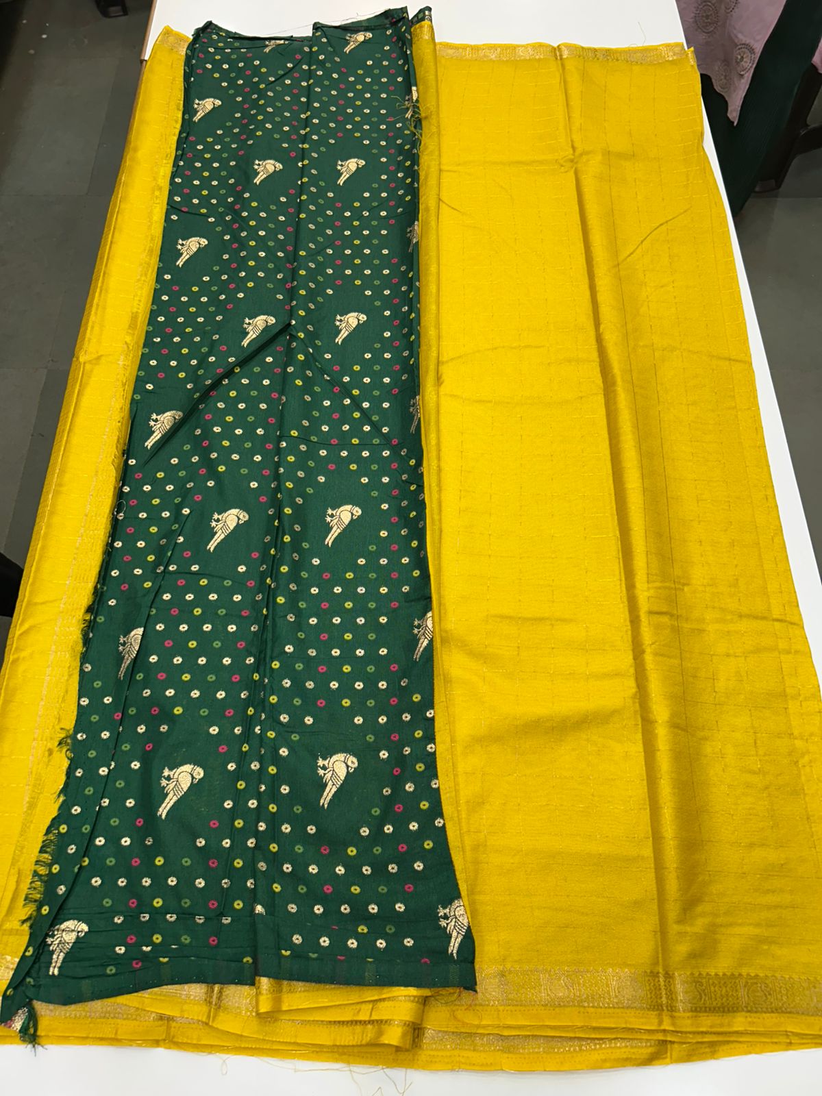 Chinnon checks Saree (2895)