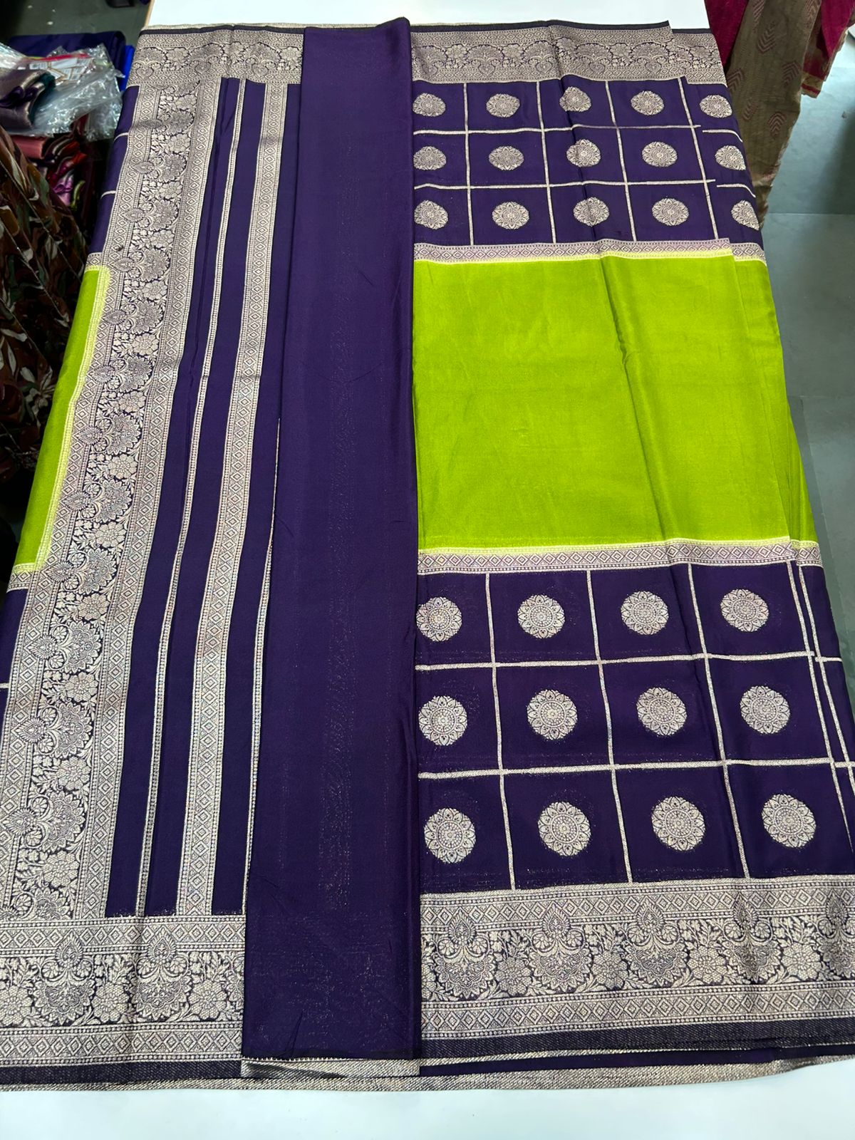 Khaddi Georgette Big Butta Border Saree (2891)