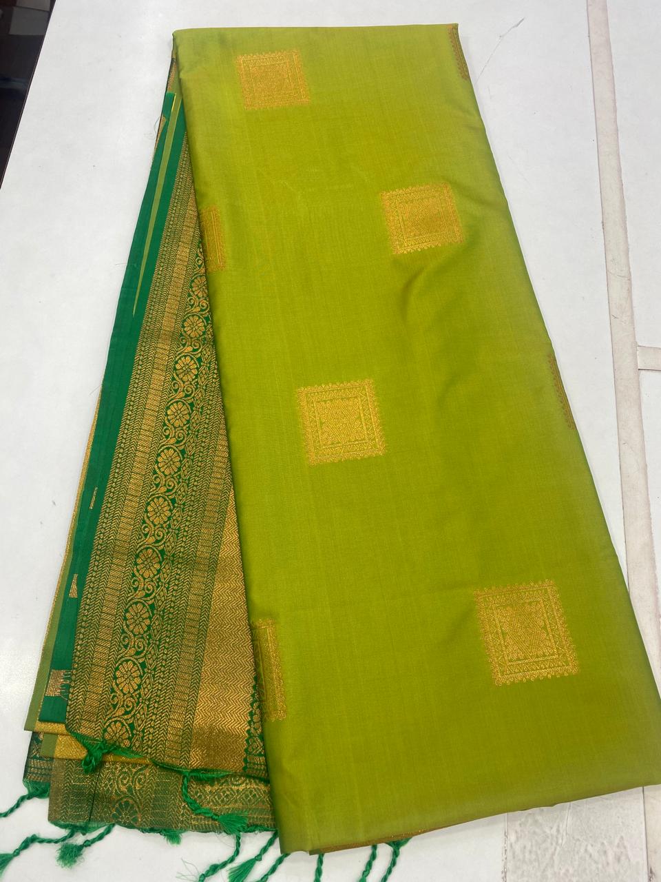 Soft Silk Butta Saree(2905)
