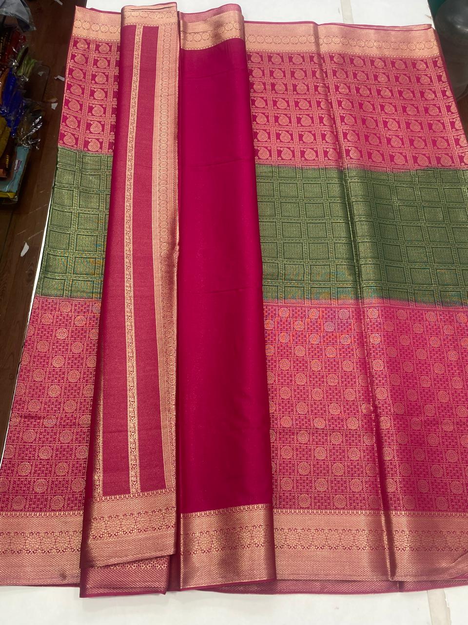 Crepe Broket Saree (2932)