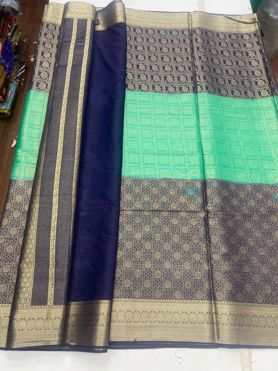 Crepe Broket Saree (2932)