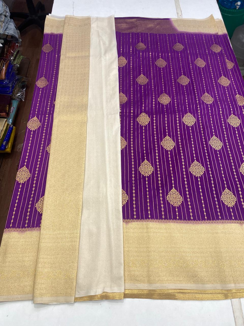 Khaddi Chinnon Butta Saree(2937A)
